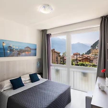 Hotel Canarino Riva del Garda Exterior foto