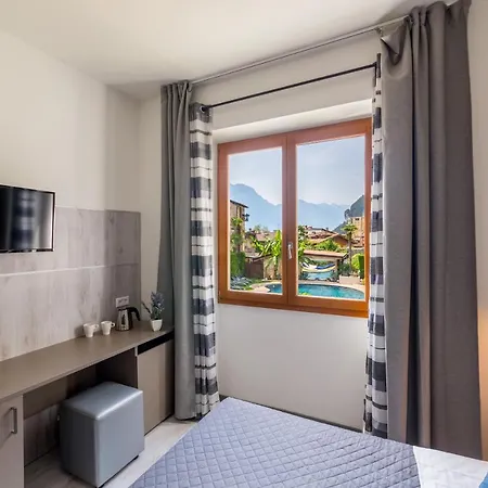 Hotel Canarino Riva del Garda Exterior foto