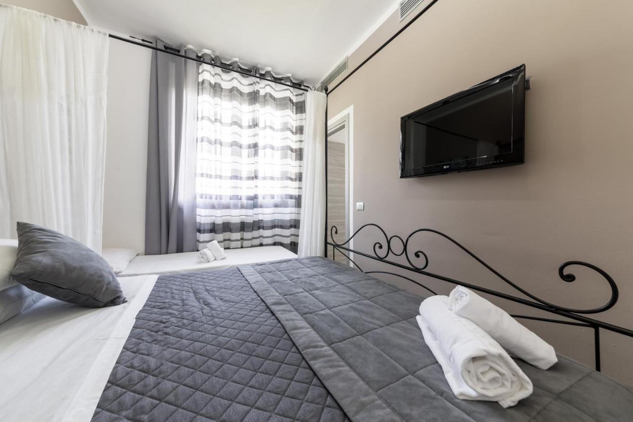 Hotel Canarino Riva del Garda