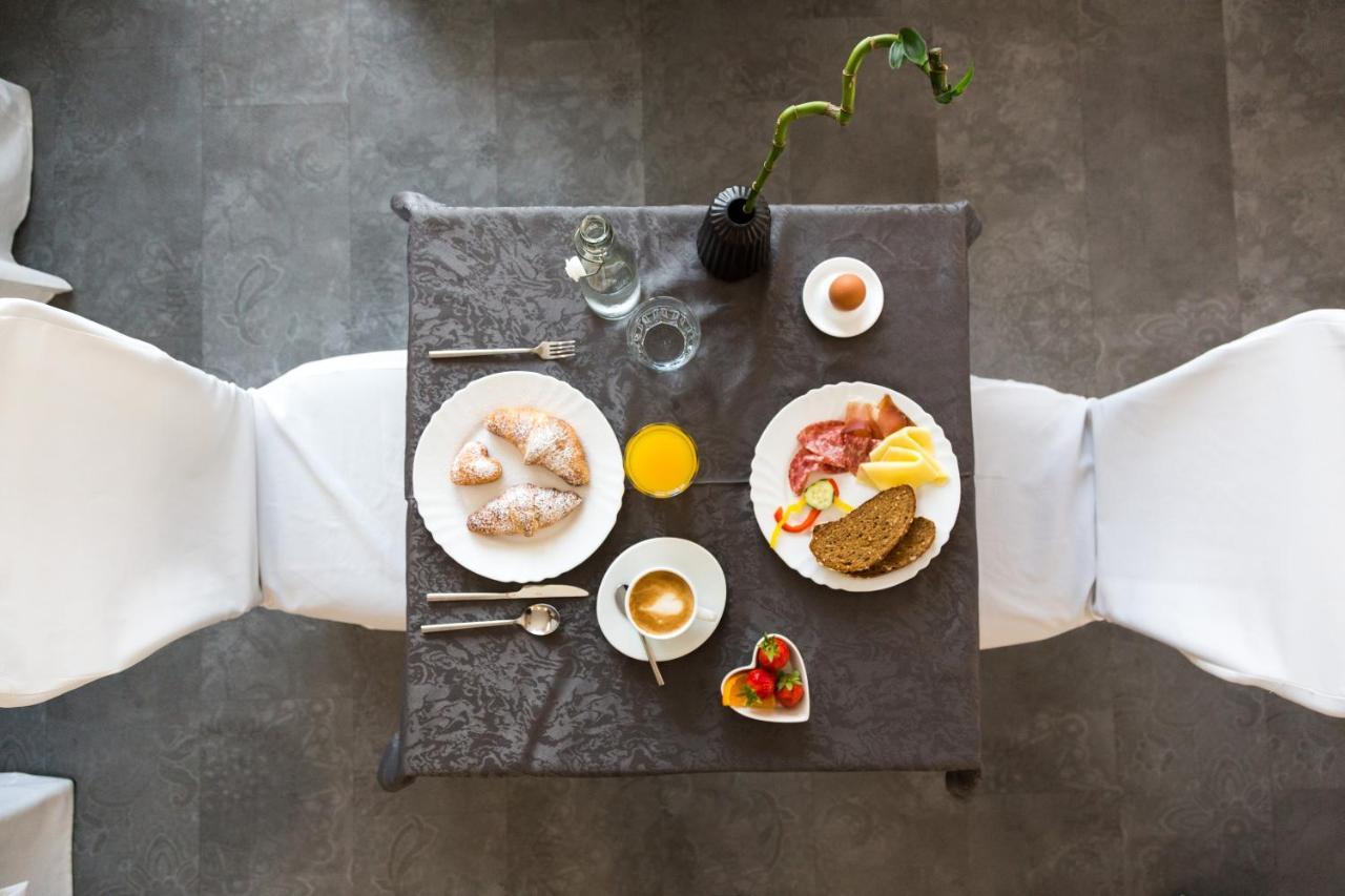 Canarino Hotel