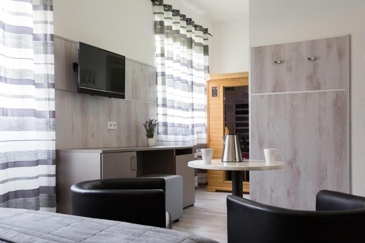 Canarino Hotel