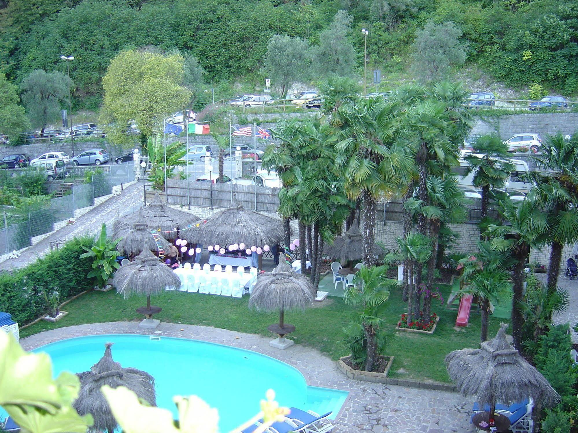 Canarino Hotel